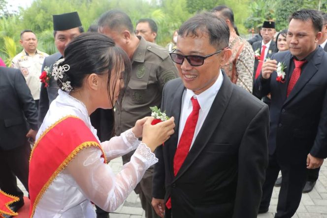 
 Rektor Unsrat Hadir di Paripurna DPRD Kabupaten Mitra Hut Ke 16